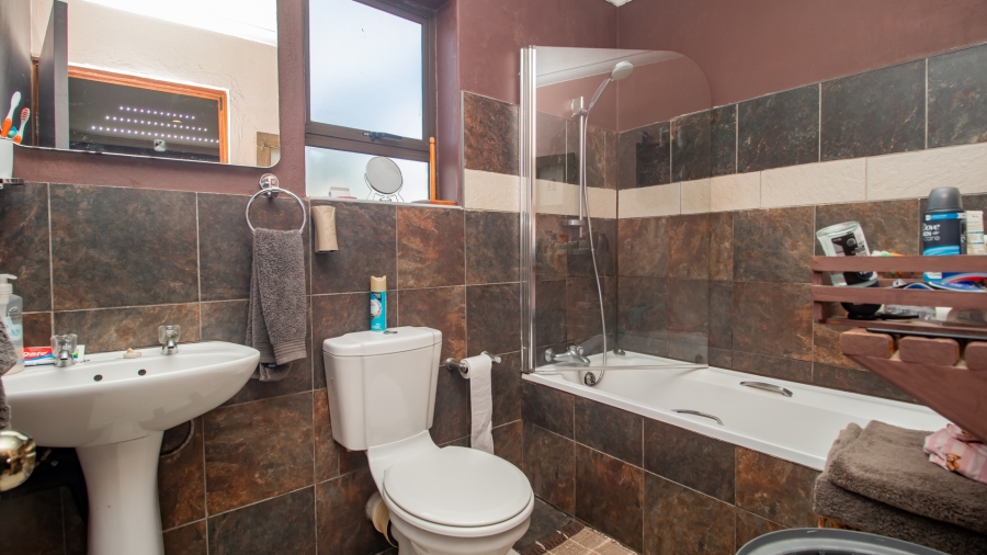 4 Bedroom Property for Sale in Table View Western Cape